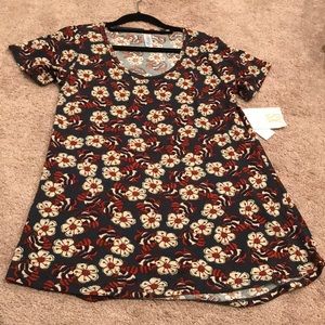 LuLaRoe Flower pattern Classic T